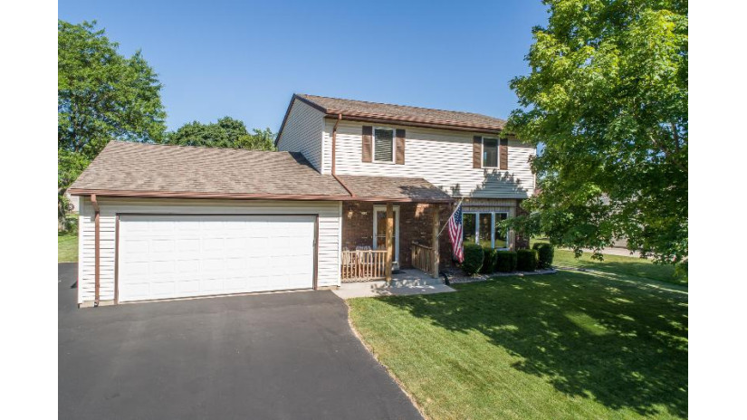 310 Prairie Run Grafton, WI 53024 by Benefit Realty $349,900