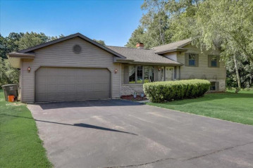 W7685 Stacey Ln, Whitewater, WI 53190-4242