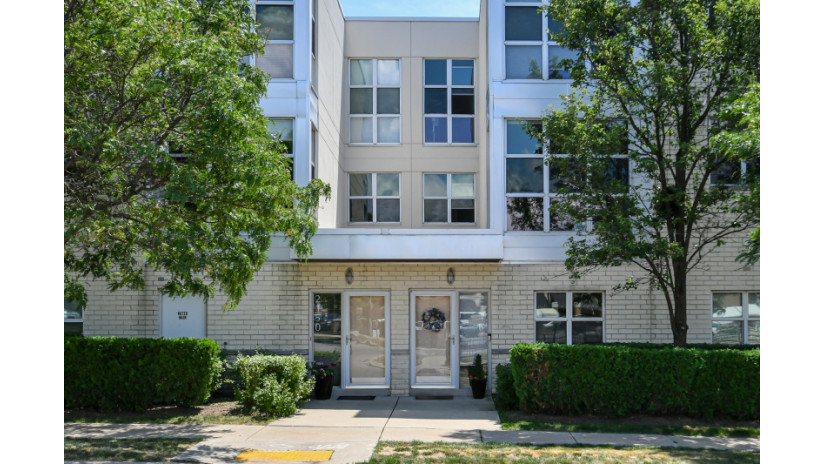 2150 N Commerce St Milwaukee, WI 53212 by Shorewest Realtors $359,900