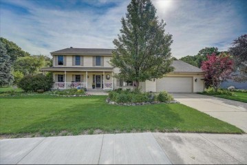 W68N1084 Kensington Ave, Cedarburg, WI 53012-1257