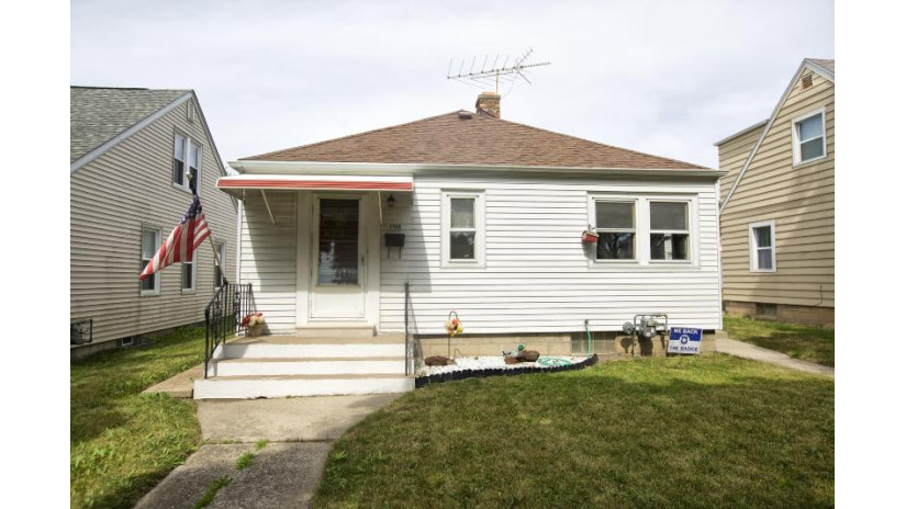 3765 S 18th St Milwaukee, WI 53221 by RE/MAX Realty Pros~Milwaukee $170,000