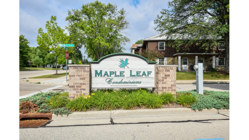 4877 W Maple Leaf Cir Greenfield, WI 53220 by Shorewest Realtors $224,900