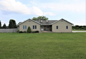 7661 Jackpot Ave, Leon, WI 54656