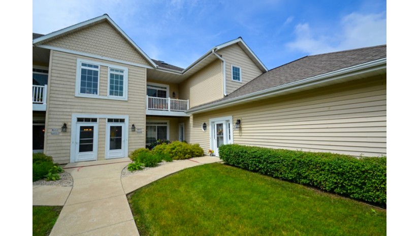 W397N5935 Autumn Woods Dr Oconomowoc, WI 53066 by Shorewest Realtors $264,800