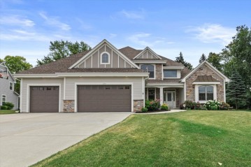 18335 Gate Post Rd, Brookfield, WI 53045-6613