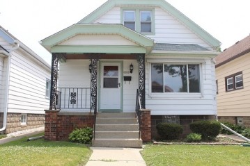 1962 S 77th St, West Allis, WI 53219-1109