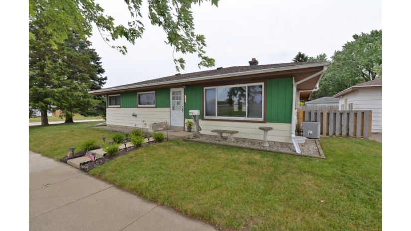 4303 Pierce Blvd Racine, WI 53405 by Shorewest Realtors $229,900