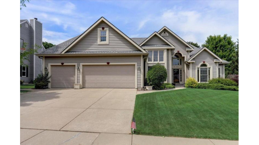 N31W7202 Lincoln Blvd Cedarburg, WI 53012 by Real Broker LLC $559,900