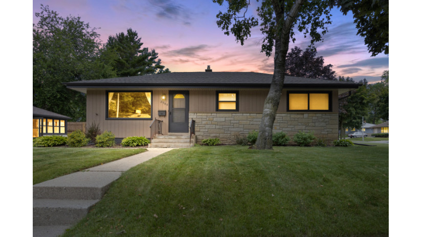 2988 S 103rd St West Allis, WI 53227 by Shorewest Realtors $215,000