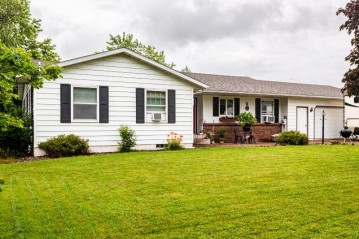 17195 N 6th St, Galesville, WI 54630