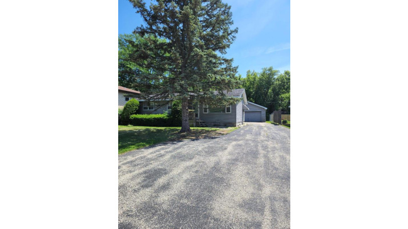 821 Legion Dr Twin Lakes, WI 53181 by Bob Hagemann Auction & Realty Service, LLC $168,000