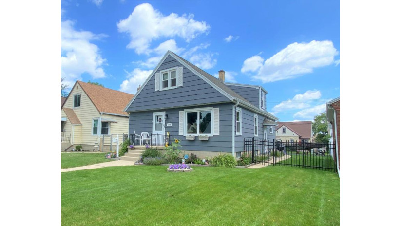 3162 S 43rd St Milwaukee, WI 53219 by Andrew's Realty - 414-852-7828 $219,900