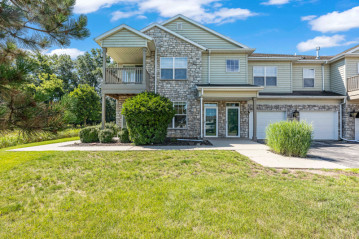 N16W26401 Meadowgrass Cir A, Pewaukee, WI 53072-6686