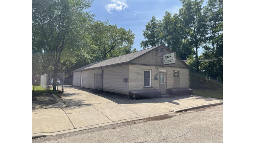 1123 69th St Kenosha, WI 53143 by Results Realty $122,000