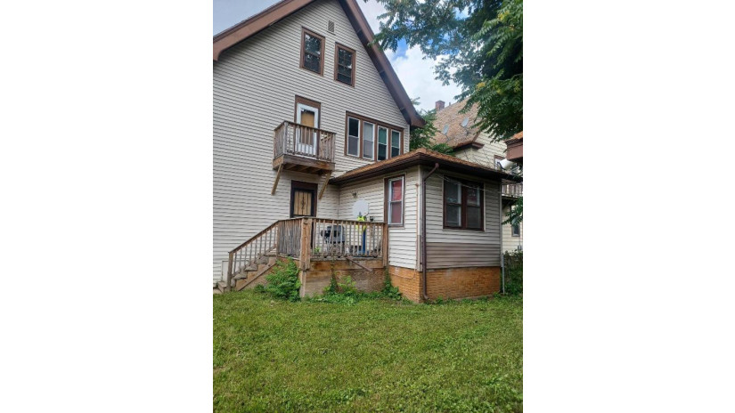 2406 N 41st St 2408 Milwaukee, WI 53210 by Realty Executives Integrity~Brookfield $95,000