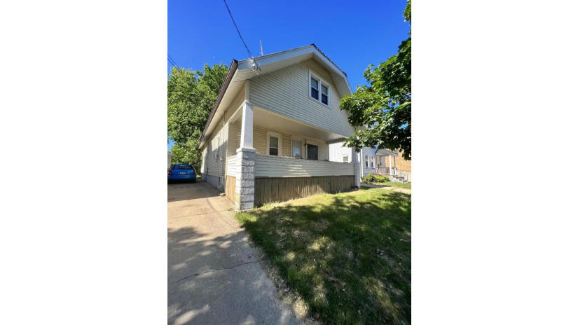 910 Washington Rd Kenosha, WI 53140 by Bear Realty , Inc. Ken $124,900