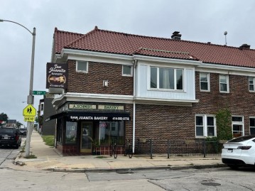 2800 W Lincoln Ave 2802, Milwaukee, WI 53215-2451