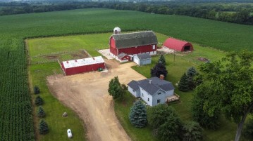 8234 E State Road 67, Clinton, WI 53525