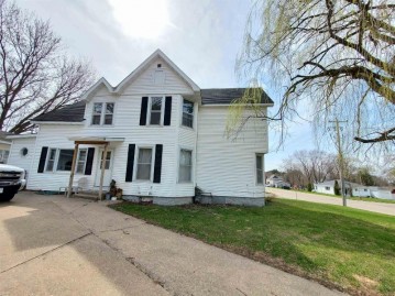 205 E 4th Street, Manawa, WI 54949