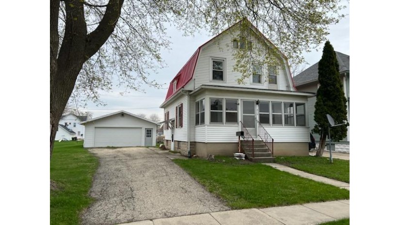 416 W Jefferson Street Waupun, WI 53963 by RE/MAX Port Cities $122,500