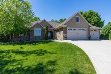 219 Newton Le Court, Kaukauna, WI 54130