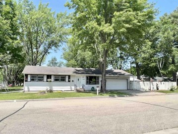 1005 E Zingler Avenue, Shawano, WI 54166