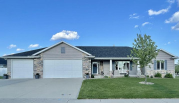 1690 Red Oak Street, Howard, WI 54313-7336