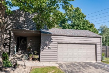 825 E Windfield Place, Appleton, WI 54911