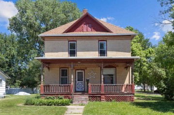 1012 Mill Street, New London, WI 54961