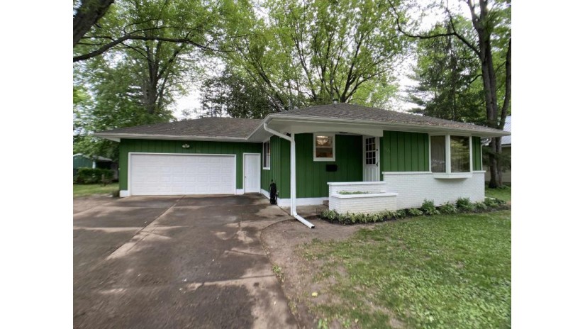 1121 Valley Lane Shawano, WI 54166 by Full House Realty, LLC $164,900