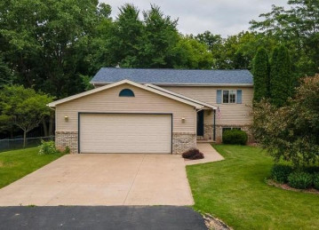 8532 Olde Market Drive, Winchester, WI 54947