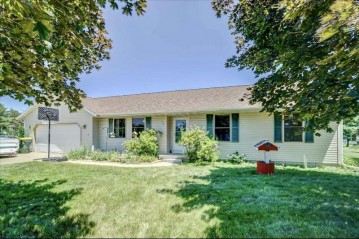 920 Lone Tree Ln, Prairie Du Sac, WI 53578