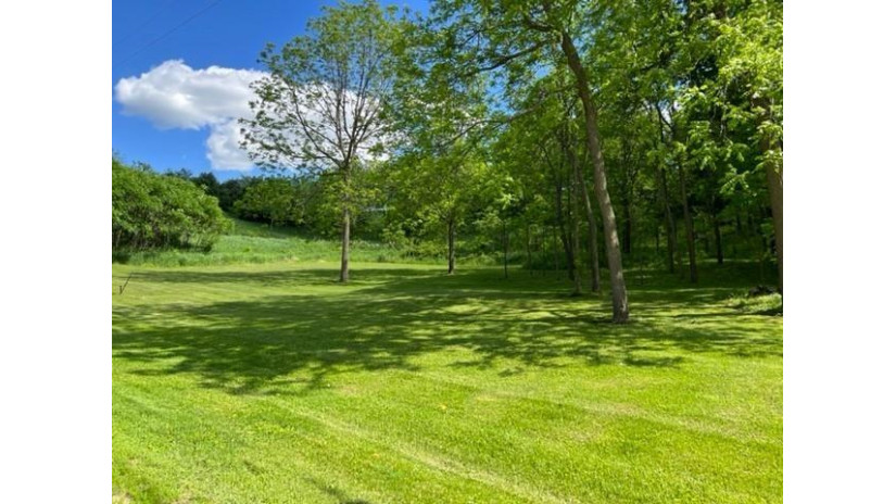 .83 ACRE Bluff St Cazenovia, WI 53924 by Gavin Brothers Auctioneers Llc - Off: 608-524-6416 $18,000