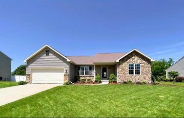 106 Caroline Ct, Beaver Dam, WI 53916