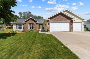 2619 Dorn Dr, Portage, WI 53901