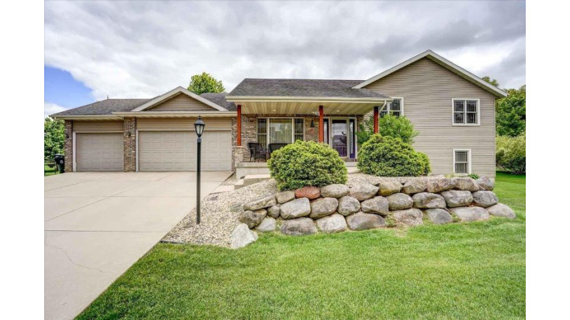 6905 Stockbridge Dr Madison, WI 53718 by Stark Company, Realtors $435,000