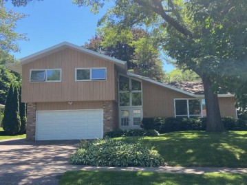 5305 Greenbriar Ln, Madison, WI 53714