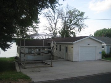 W2072 Melmar Dr, Green Lake, WI 53946