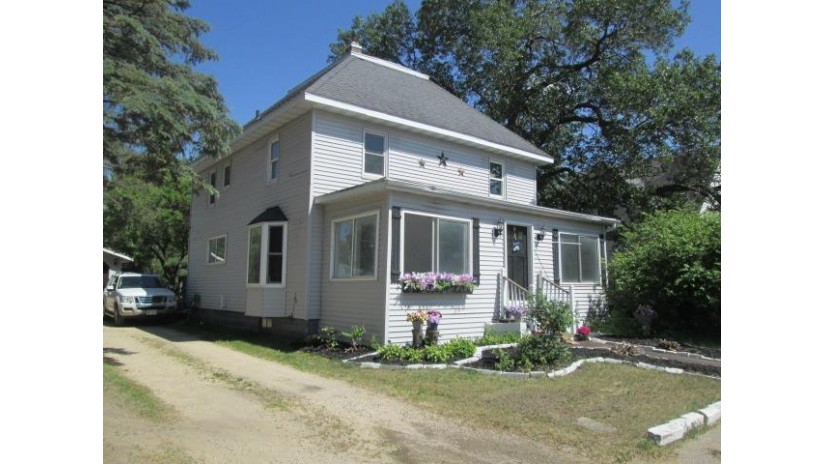 416 S Grant St Adams, WI 53910 by Coldwell Banker Belva Parr Realty - Off: 608-339-6757 $139,900