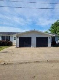 310 7th St, Mineral Point, WI 53565