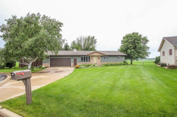 315 Forest St, Fox Lake, WI 53933