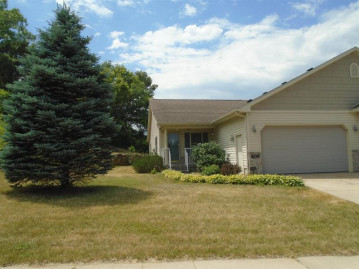 609 Ridge Dr, Mazomanie, WI 53560