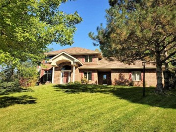 5 Deer Hollow Ct, Madison, WI 53717