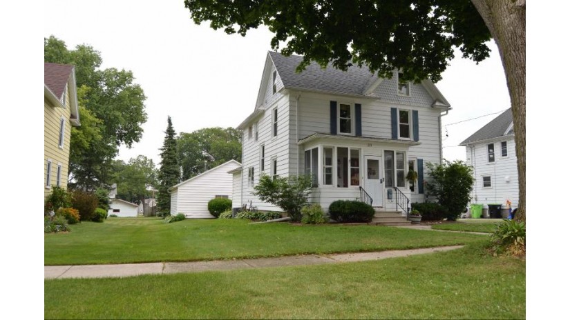311 York St Beaver Dam, WI 53916 by Best Realty Of Edgerton $199,000