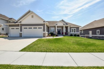 812 Lynn St, Waunakee, WI 53597