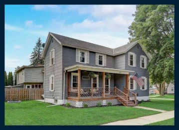 251 W Harrison St, Columbus, WI 53925-1551