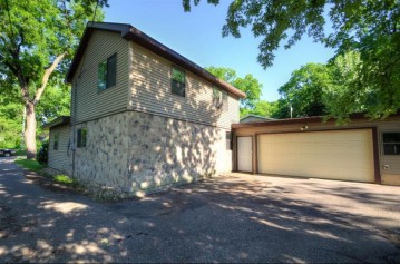 1112 Summit St, Baraboo, WI 53913