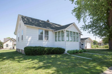 219 W Mckinley St, Cuba City, WI 53807