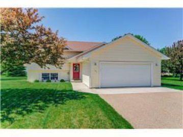 109 French Ct, Roberts, WI 54023