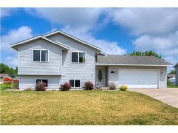 907 Southside Dr, Woodville, WI 54028